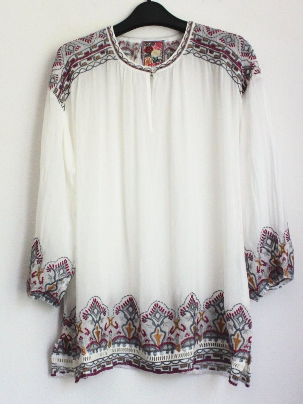 NEW JOHNNY WAS Margot Blouse $298, Size M, Natural Ggt